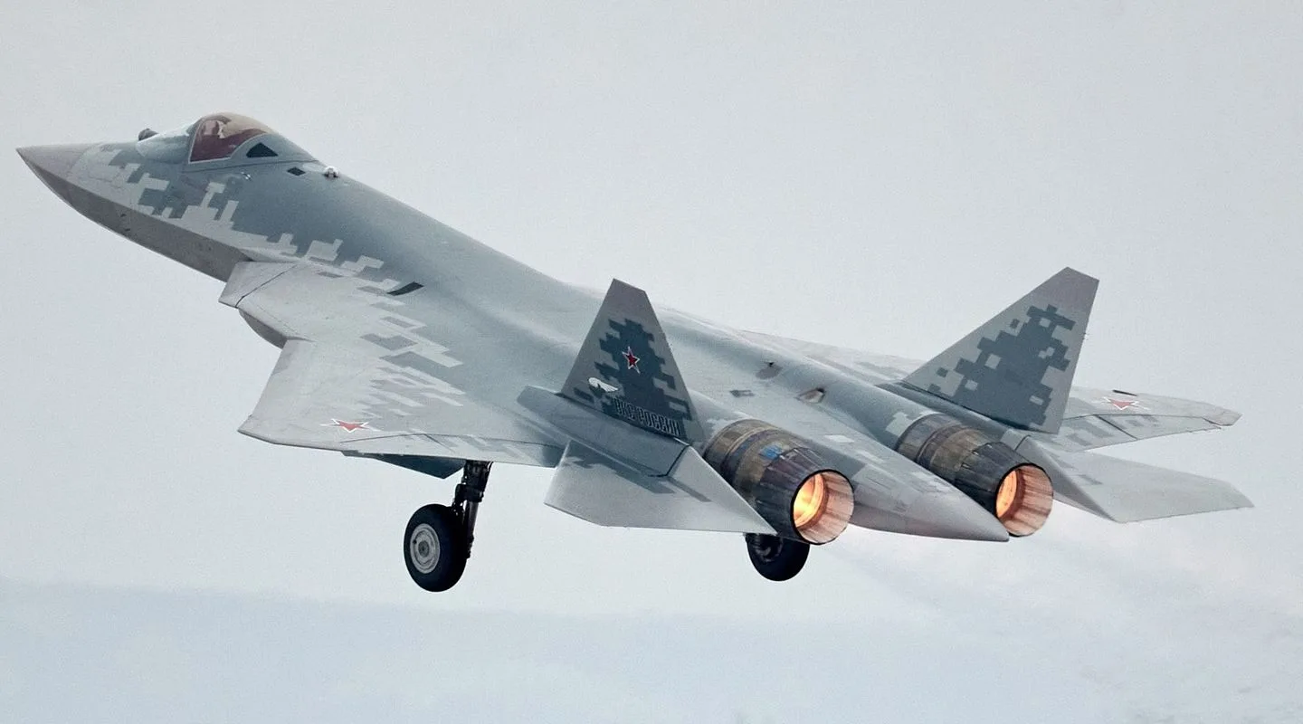 Авиастроители Комсомольска передали Минобороны партию истребителей Су-57