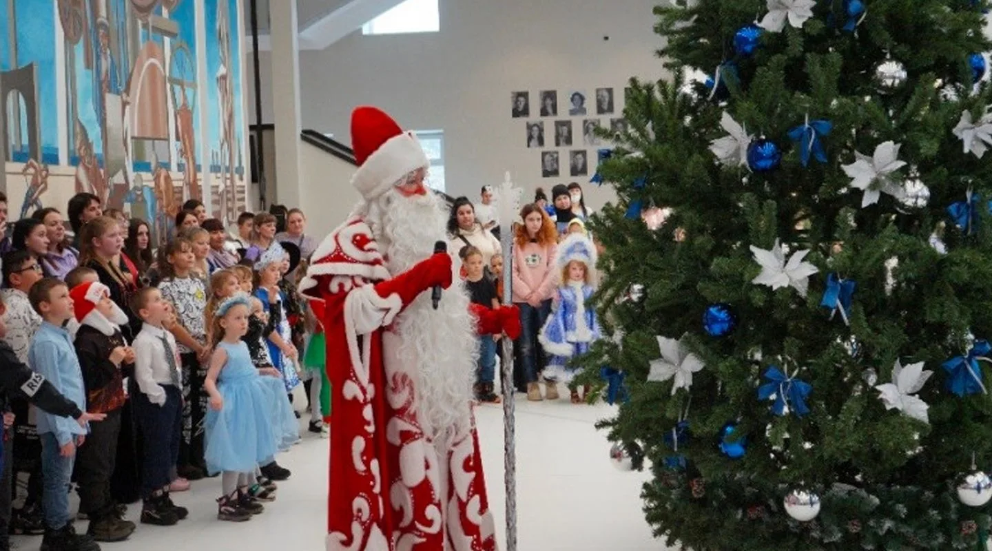 Рождественская и губернаторская ёлки прошли в Комсомольске