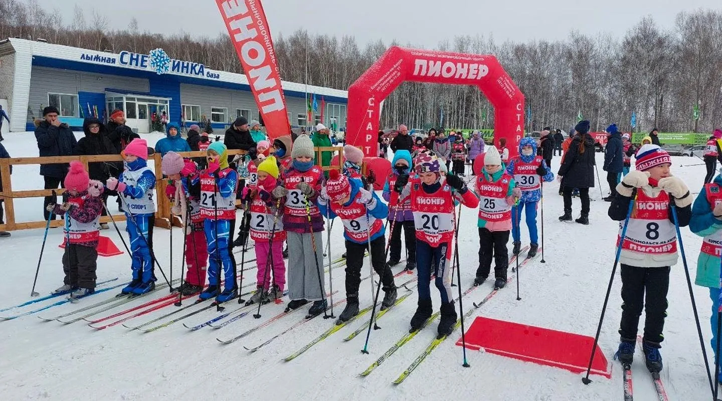 «День снега» отметили в Комсомольске лыжной гонкой на «Снежинке»