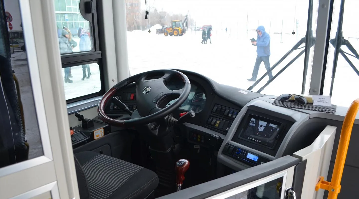 Возродить муниципальный автотранспорт и ввести штрафы для перевозчиков предложили депутаты краевой Думы