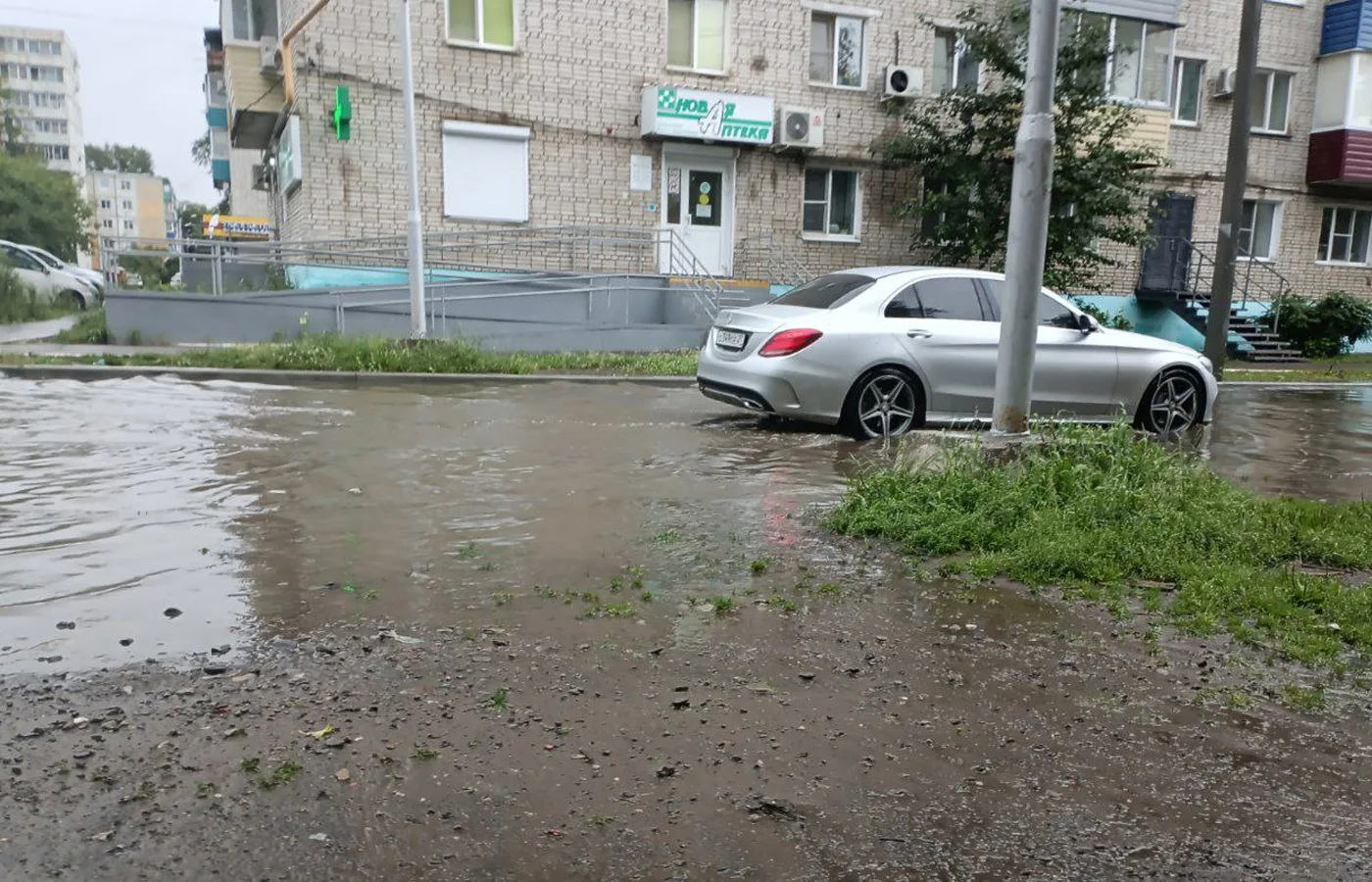 «Усталостью» ливнёвок объяснили в мэрии города затопляемость улиц