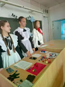 Для комсомольских школьников провели медицинский форум