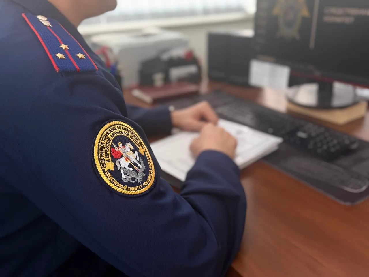 Комсомольчанка чуть не зарезала соседскую семью в ходе конфликта из-за громкой музыки