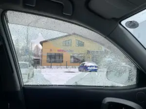 На Осоавиахима неизвестный выстрелил в машину