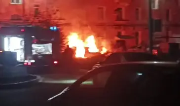 Ночью во дворе на Мира 33 сгорела машина