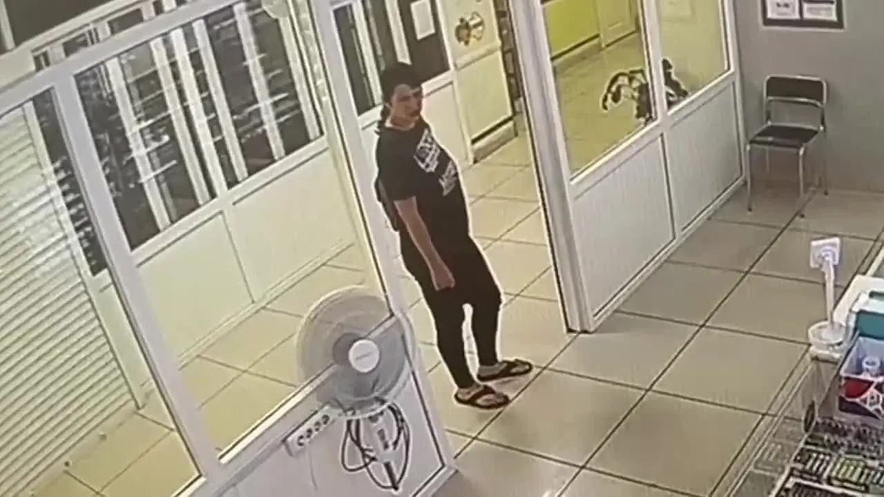 Полиция Комсомольска просит помочь опознать женщину, подозреваемую в краже