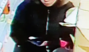 Полиция разыскивает подозреваемую в магазинной краже