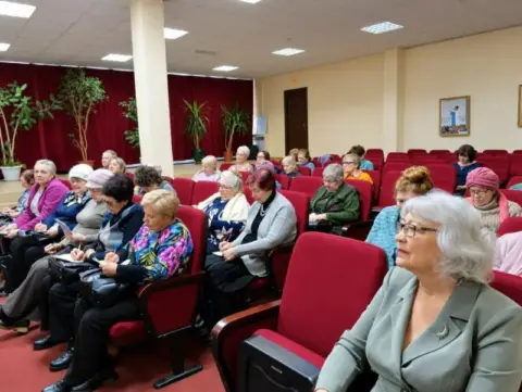 Заседание клуба садоводов-огородников «Живой родник» в Центральной городской библиотеке им. Н. Островского