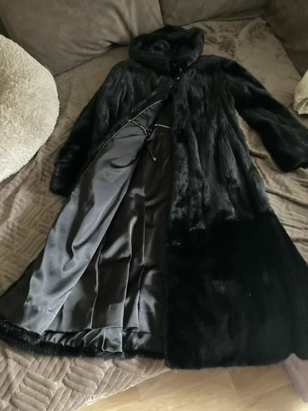 Продам норковую шубу