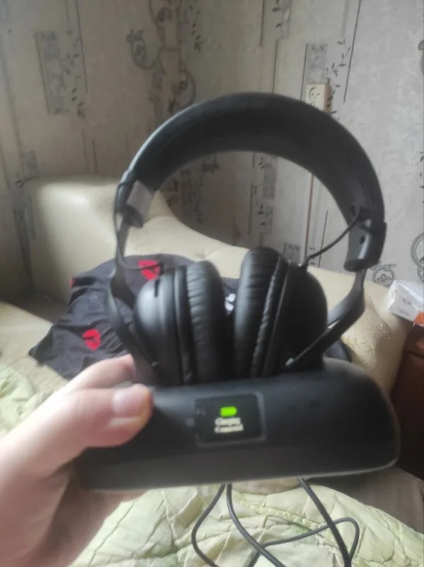 Продам беспроводные наушники Dareu EH925 Storm