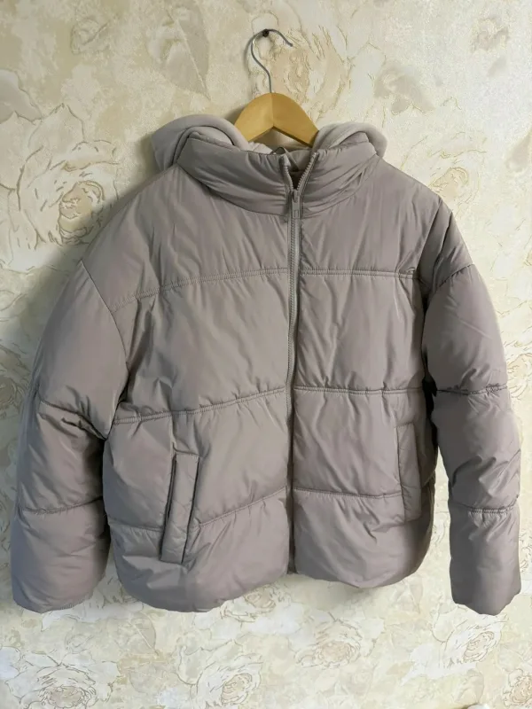 Продам женскую демисезонную куртку Zolla