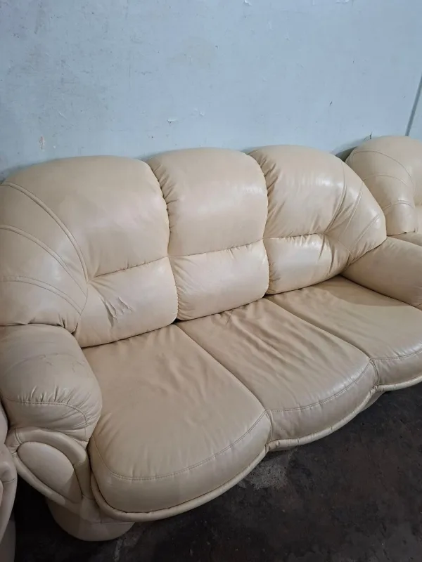 Продам комплект мягкой мебели
