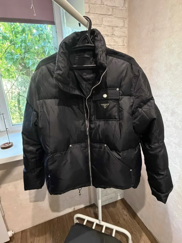 Продам пуховик мужской под Prada