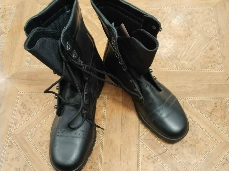 Продам новые берцы