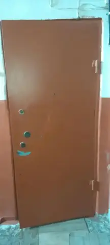 Продам входную металлическую дверь