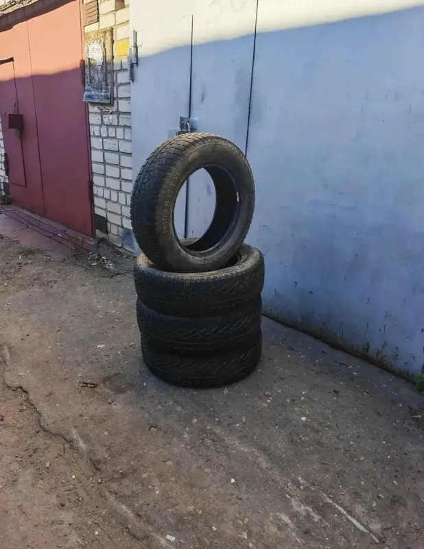 Продам зимнюю резину (липучка)