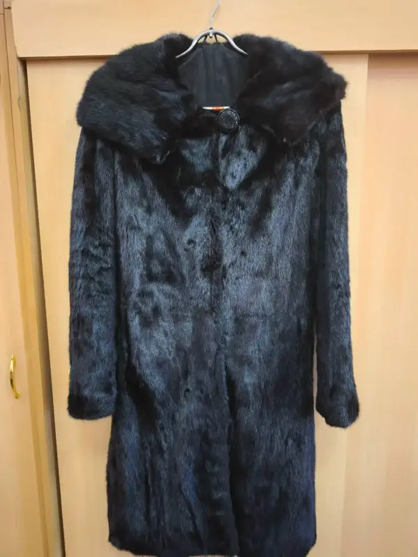 Продам норковую шубу