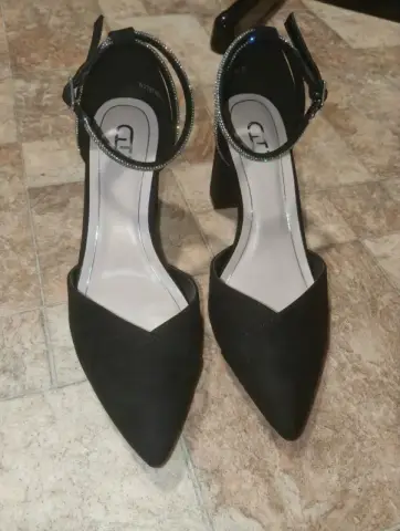 Продам женские туфли