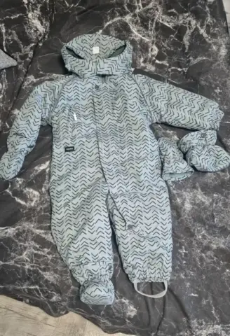 Продам детские зимние вещи для мальчика
