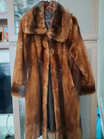 Продам верхнюю одежду