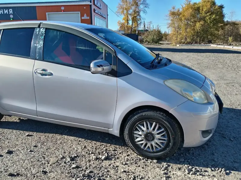 Продам Toyota Vitz