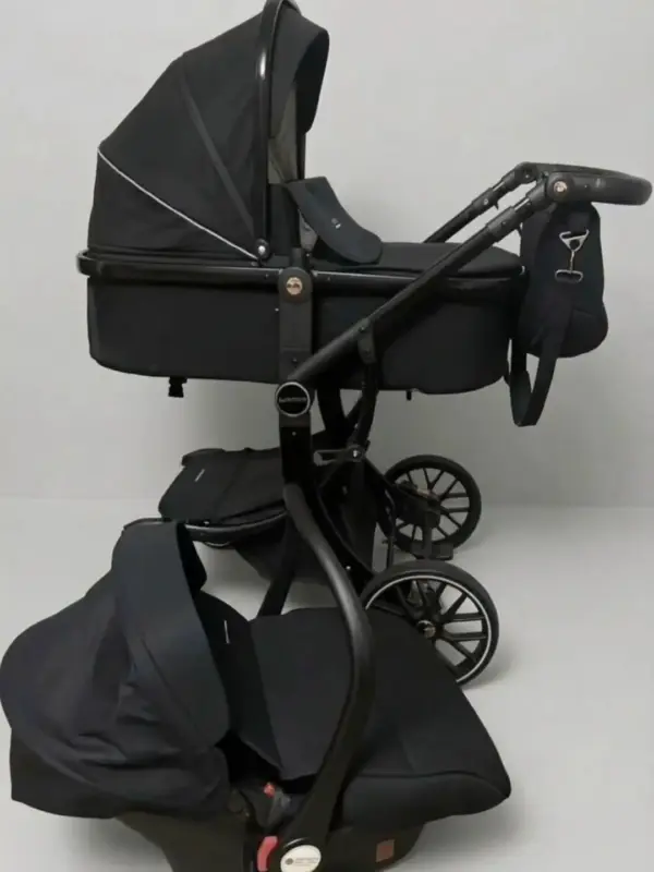 Продам детскую коляску 3 в 1 Luxmom