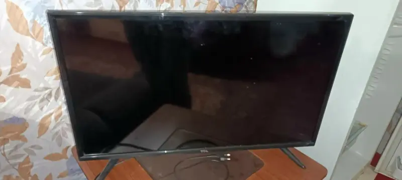 Отдам телевизор TCL