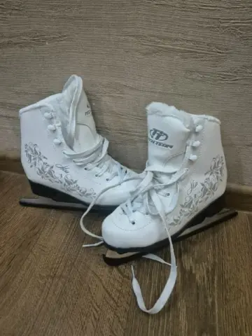 Продам коньки, размер 34