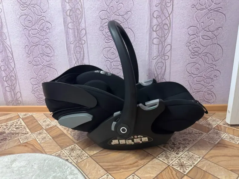 Продам автолюльку детскую Luxmom